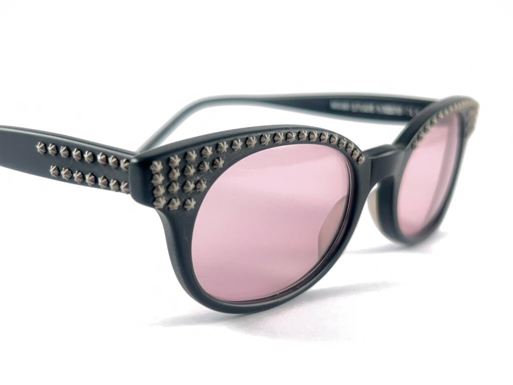 NEW VINTAGE ANGLO AMERICAN MIAMI STUDS CAT EYE BLACK MATE SUNGLASSES 80S ENGLAND