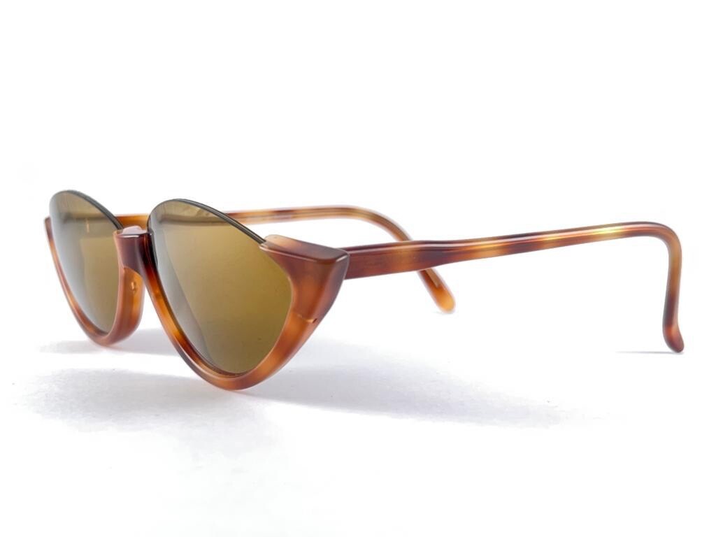 NEW VINTAGE MONTANA TORTOISE CAT EYE  FRAME GOLD LENSES 80'S FRANCE SUNGLASSES