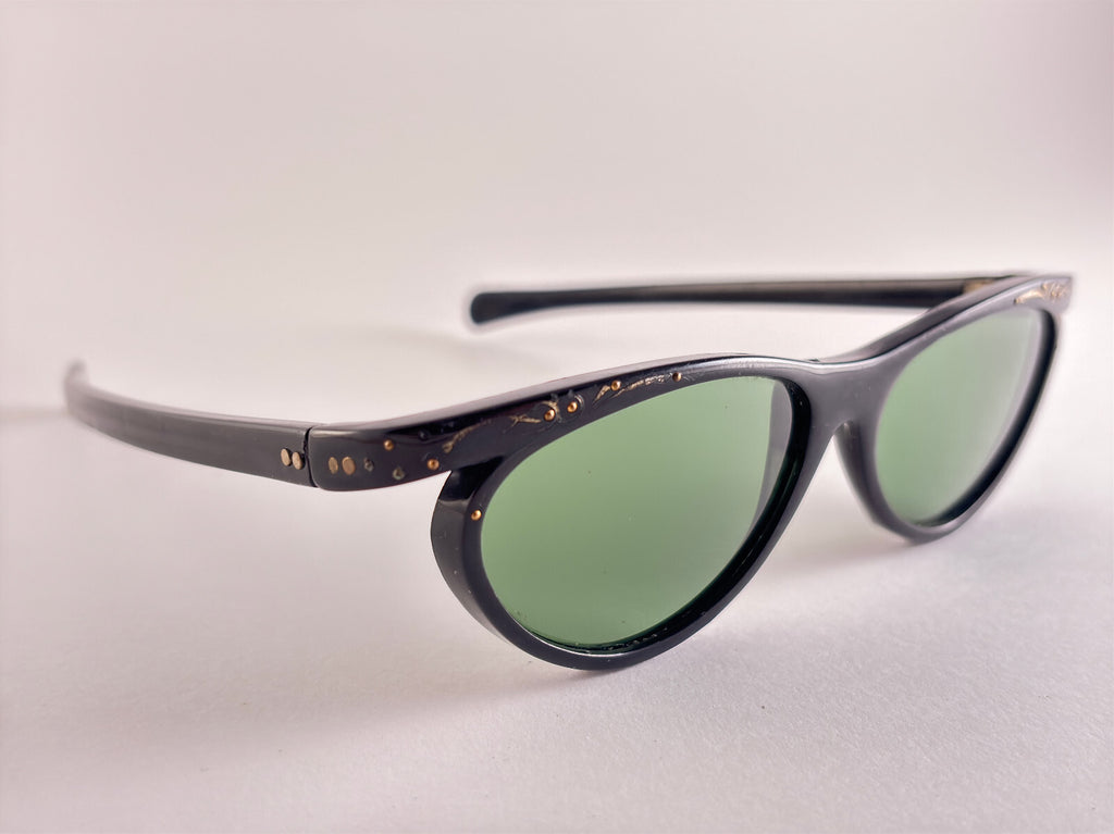 VINTAGE CAT EYE DELICATE ORNAMENTED SUNGLASSES MADE IN FRANCE