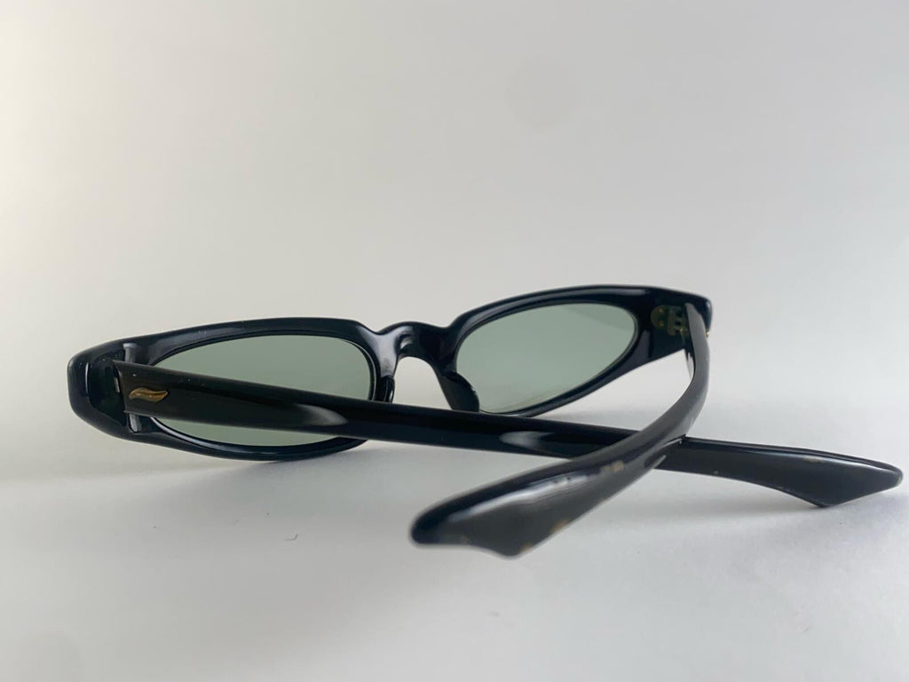 VINTAGE SWANK 1960'S CAT EYE BLACK SUNGLASSES MADE IN FRANCE