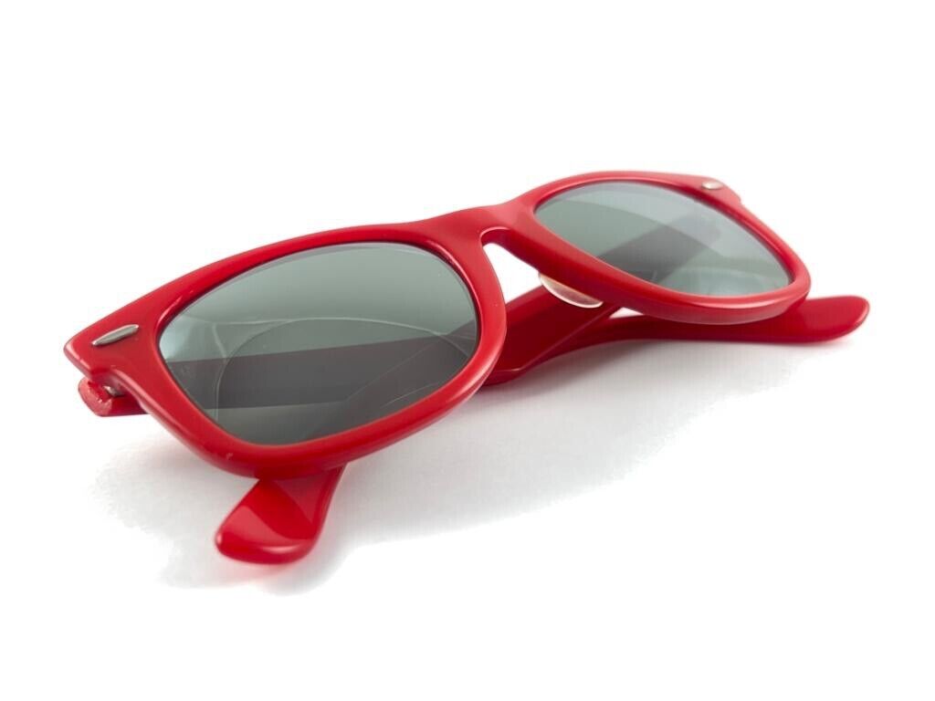 VINTAGE RAY BAN WAYFARER ORIGINAL RED CANDY MEDIUM MIRRORED LENSES B&L USA
