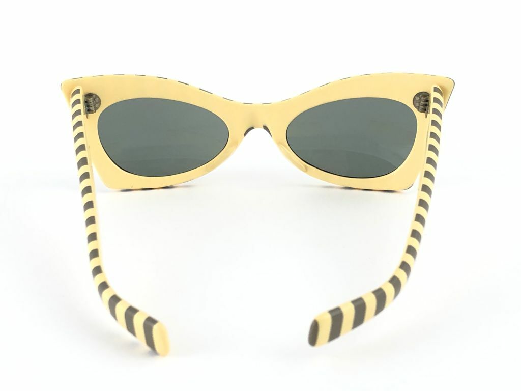 VINTAGE SUNTIMER VICTORY MID CENTURY CAT EYE 1960'S SUNGLASSES FRANCE