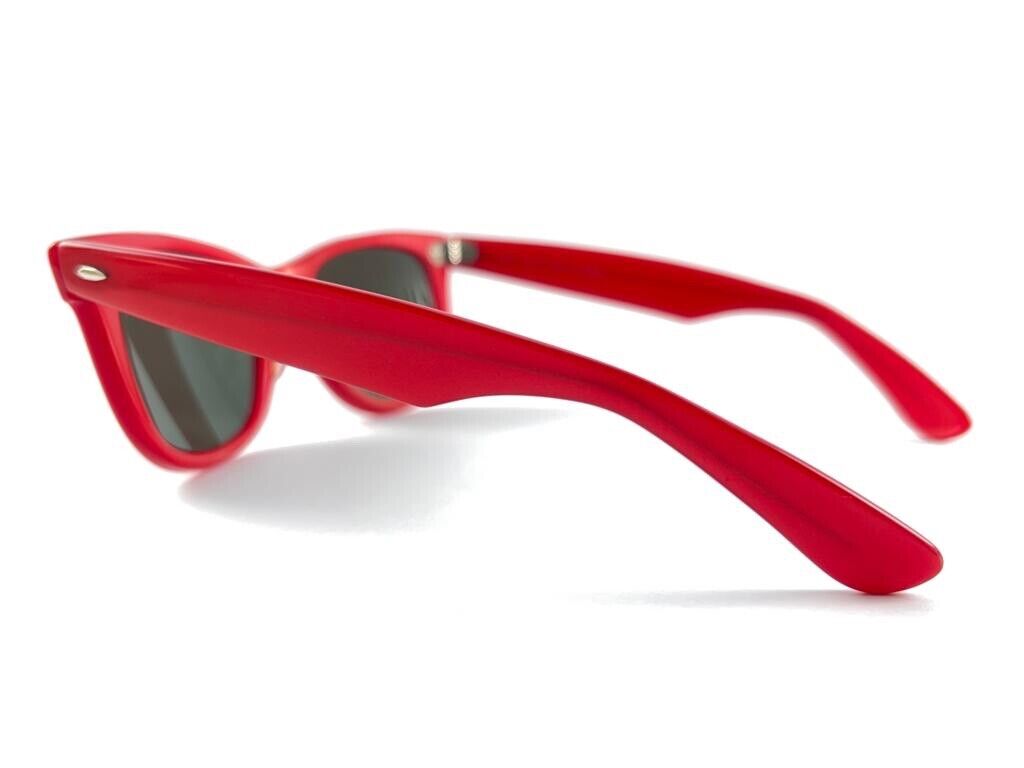 VINTAGE RAY BAN WAYFARER ORIGINAL RED CANDY MEDIUM MIRRORED LENSES B&L USA
