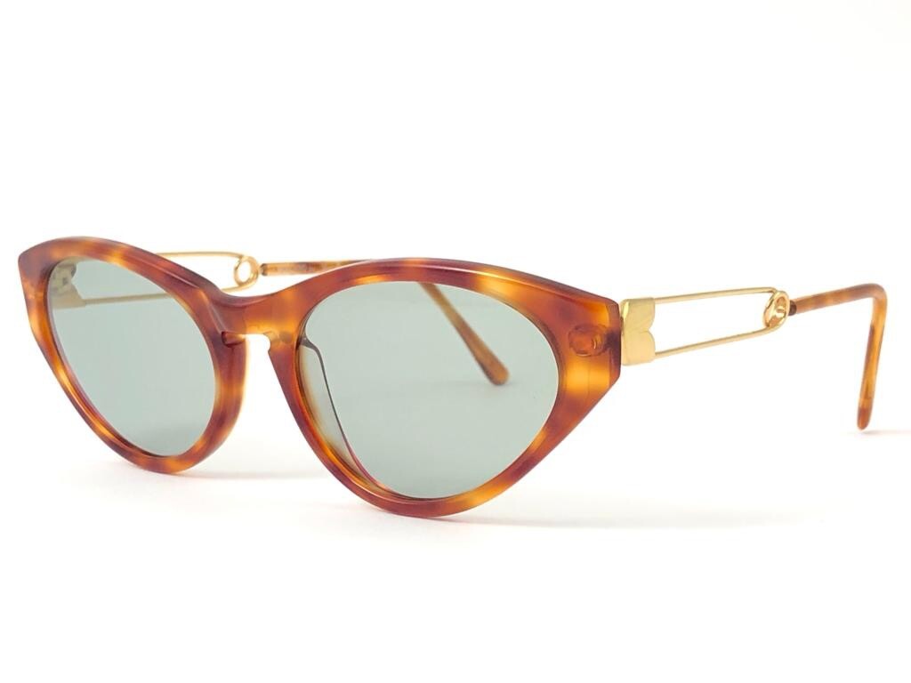 NEW VINTAGE MOSCHINO CAT EYE TORTOISE MEDIUM M03 CAT EYE SUNGLASSES ITALY