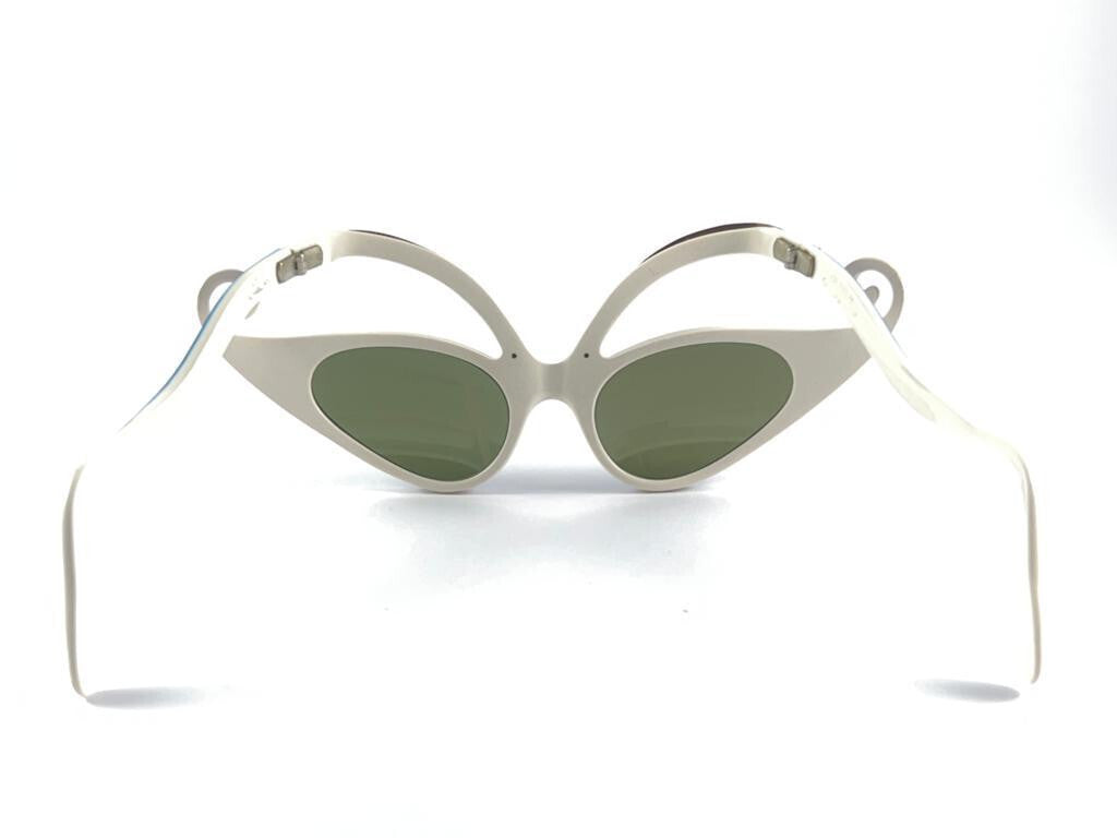 VINTAGE ICONIC  OLIVER GOLDSMITH " THE MARTIAN " HANDMADE 1959 SUNGLASSES
