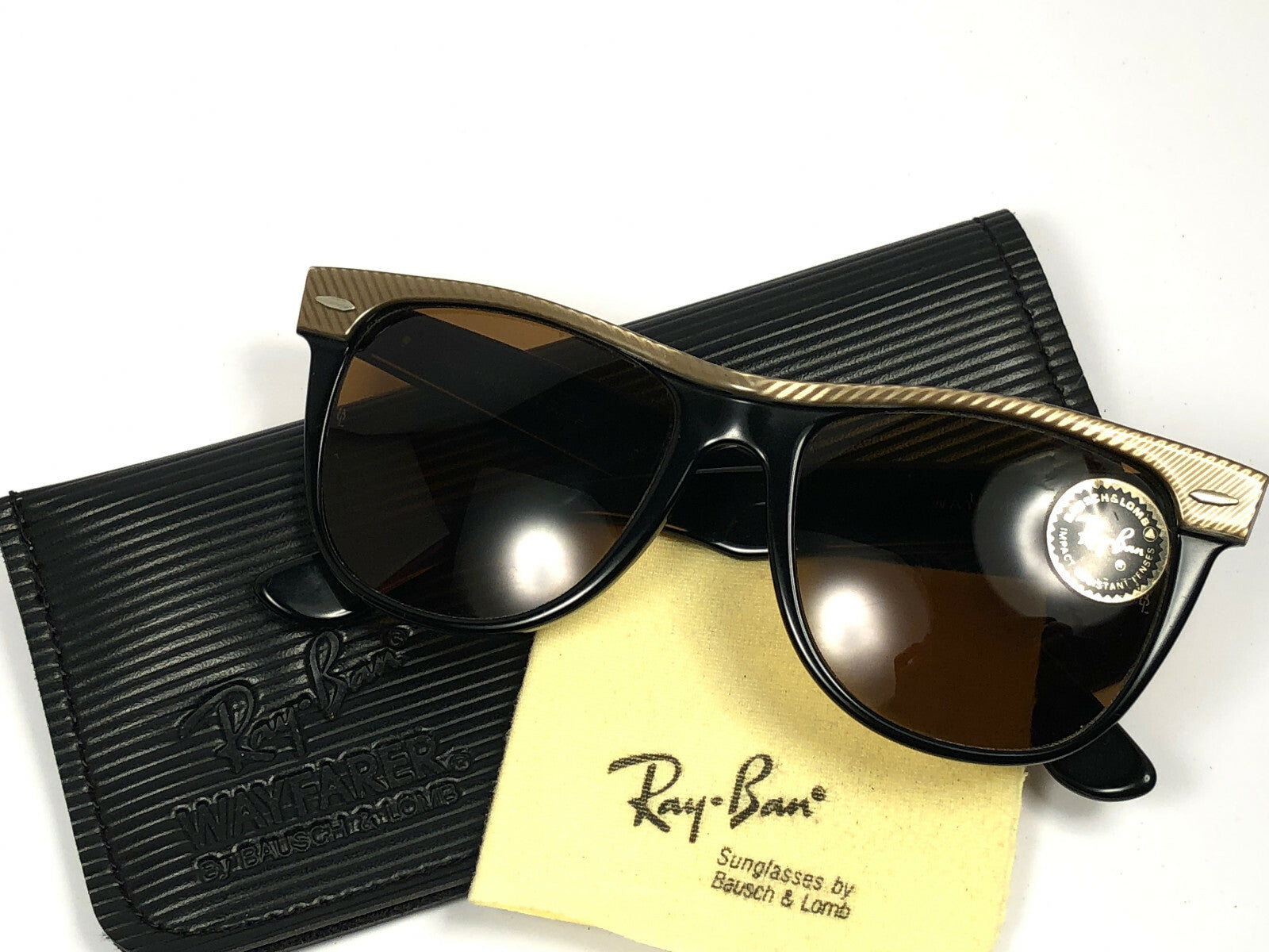 VINTAGE RAY BAN WAYFARER CLASSIC COPPER & BLACK G15  LENS BL US SUNGLASSES