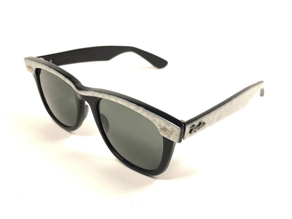 VINTAGE RAY BAN WAYFARER PEARL WHITE BLACK KID SMALL GREY LENS BL US SUNGLASSES