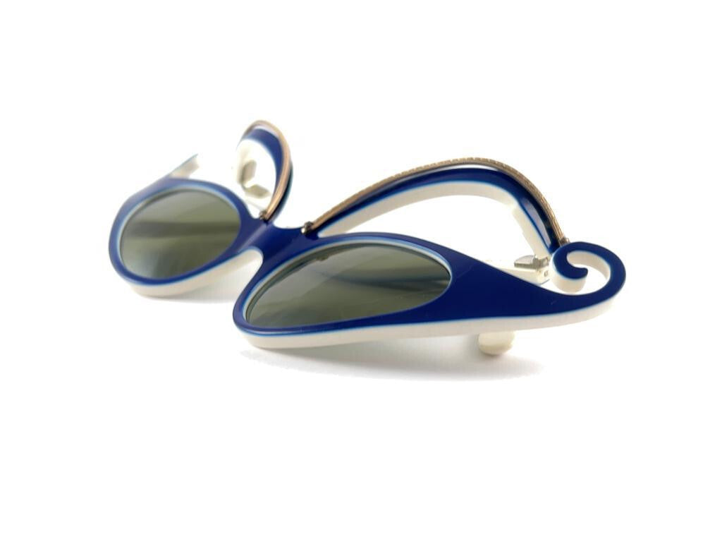VINTAGE ICONIC  OLIVER GOLDSMITH " THE MARTIAN " HANDMADE 1959 SUNGLASSES