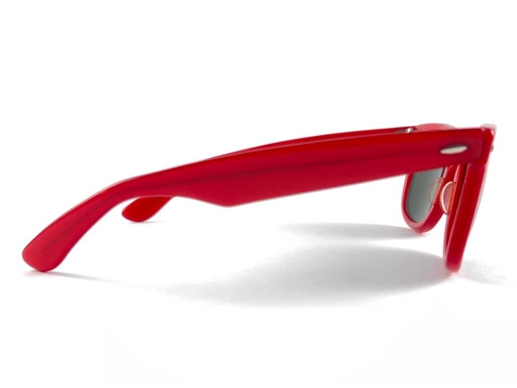 VINTAGE RAY BAN WAYFARER ORIGINAL RED CANDY MEDIUM MIRRORED LENSES B&L USA