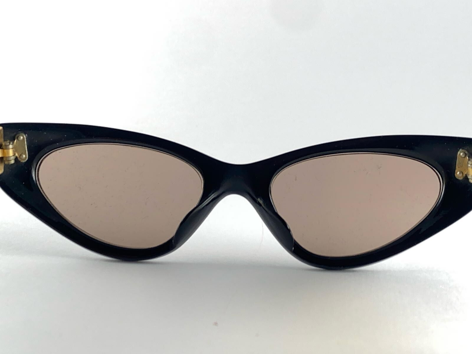 RARE VINTAGE OLIVER GOLDSMITH CAT EYE GOLD ERREBI SIDES 1970 SUNGLASSES