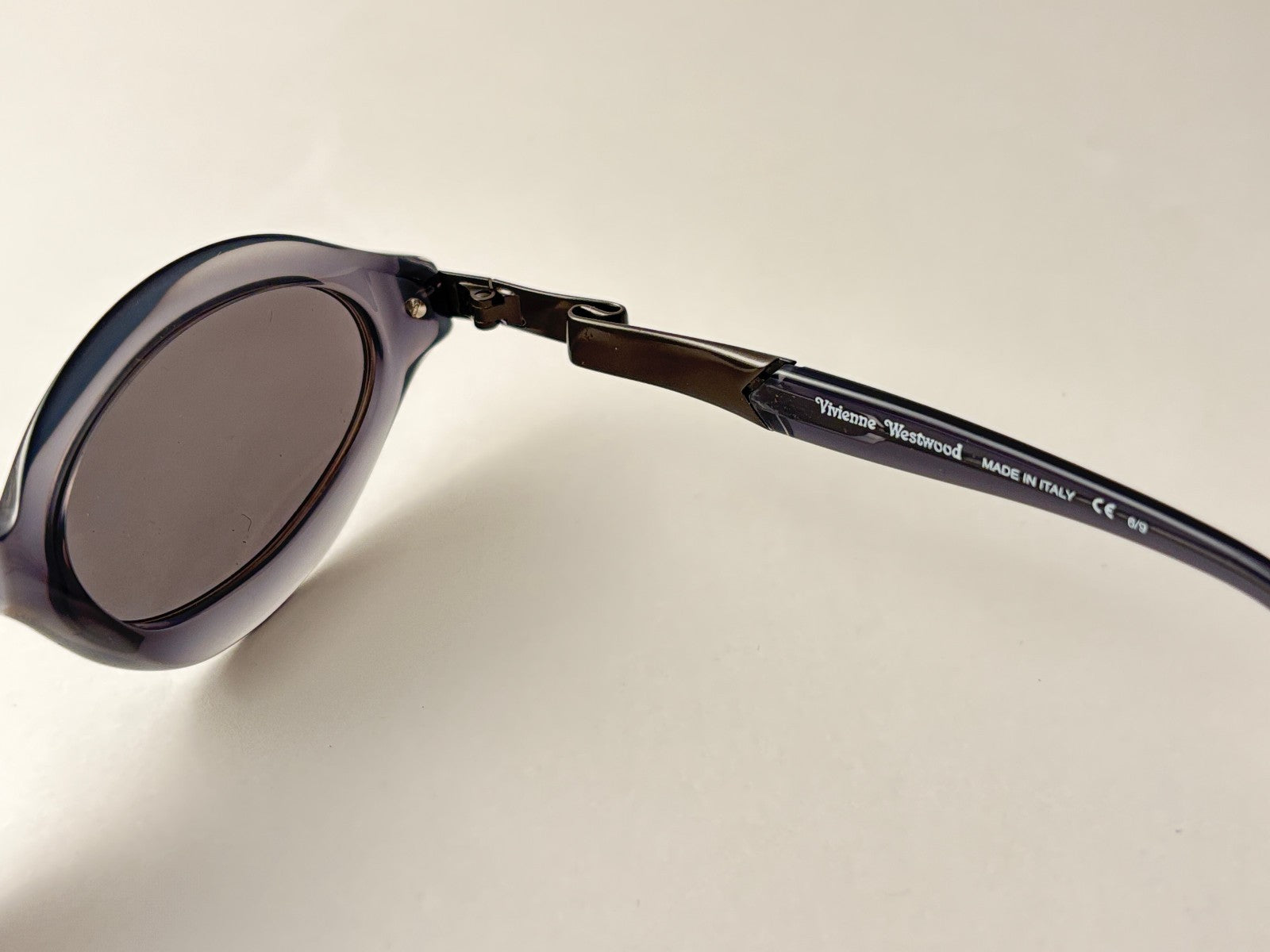 NEW VINTAGE VIVIENNE WESTWOOD " PICADILLY " CAT EYE SPACE GREY  SUNGLASSES