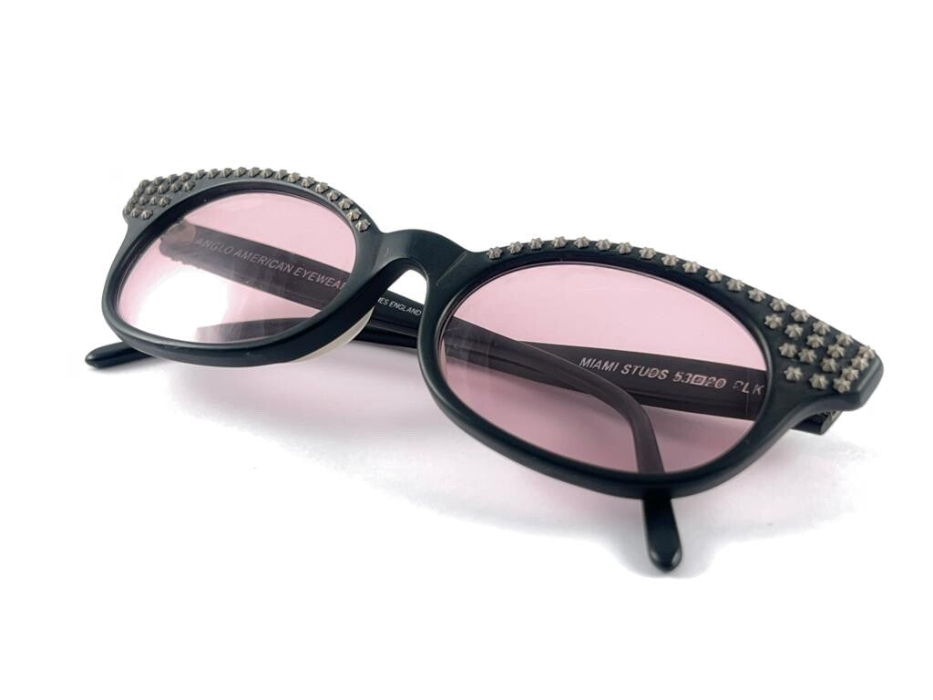 NEW VINTAGE ANGLO AMERICAN MIAMI STUDS CAT EYE BLACK MATE SUNGLASSES 80S ENGLAND
