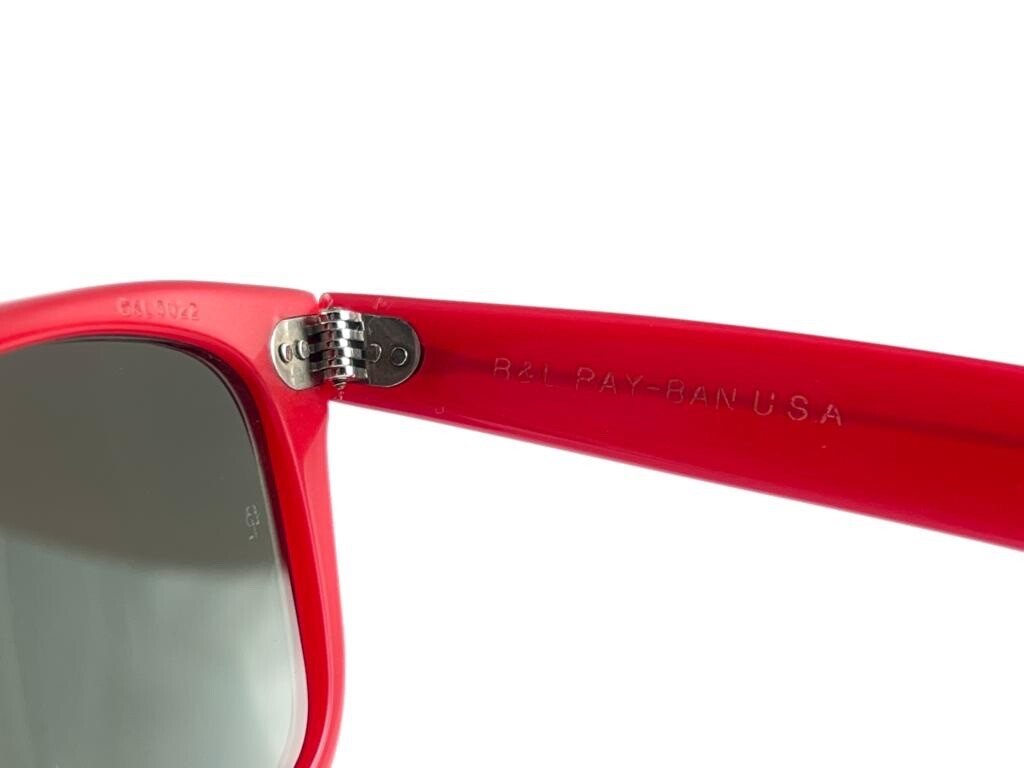 VINTAGE RAY BAN WAYFARER ORIGINAL RED CANDY MEDIUM MIRRORED LENSES B&L USA