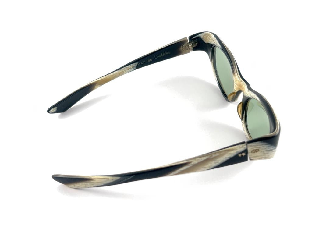 VINTAGE SUNTIMER VICTORY CAT EYE HORN LIKE FRAME  1970'S SUNGLASSES FRANCE