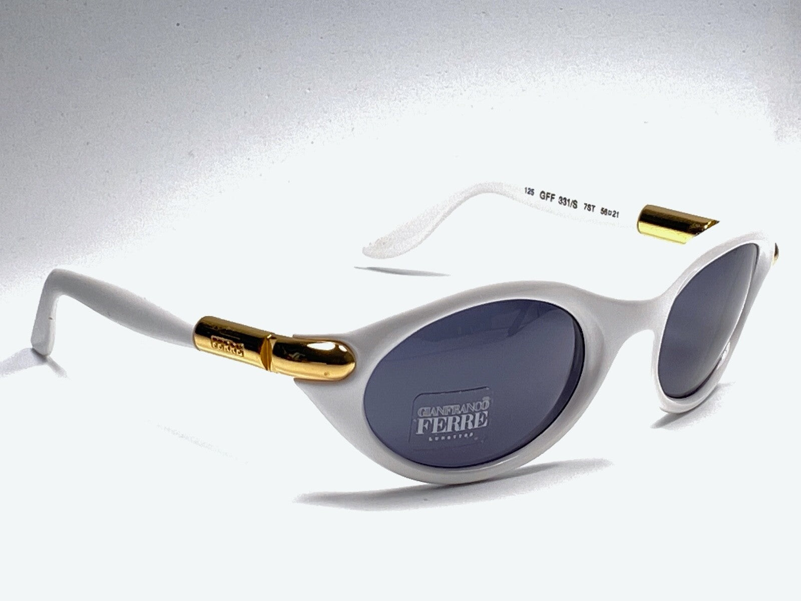 VINTAGE GIANFRANCO FERRE GFF 331 WHITE CAT EYE  MADE IN ITALY SUNGLASSES