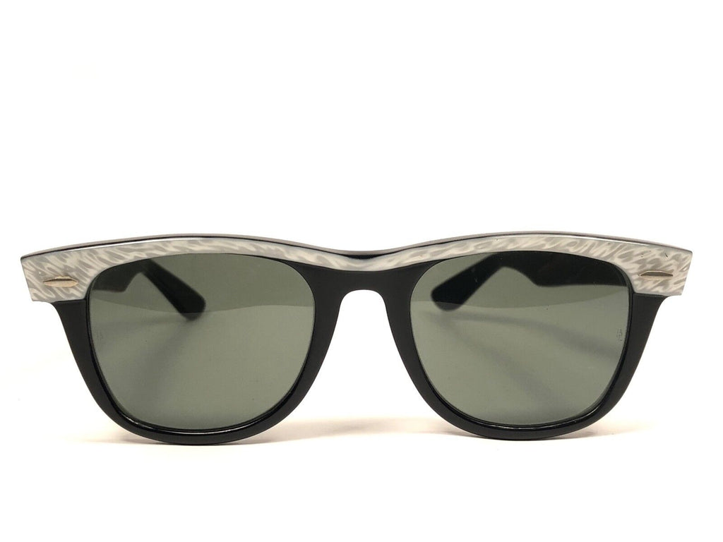 VINTAGE RAY BAN WAYFARER PEARL WHITE BLACK KID SMALL GREY LENS BL US SUNGLASSES
