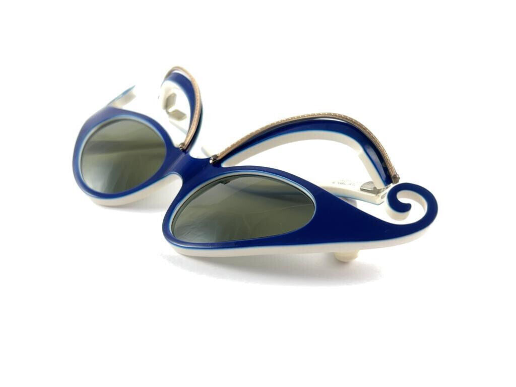 VINTAGE ICONIC  OLIVER GOLDSMITH " THE MARTIAN " HANDMADE 1959 SUNGLASSES