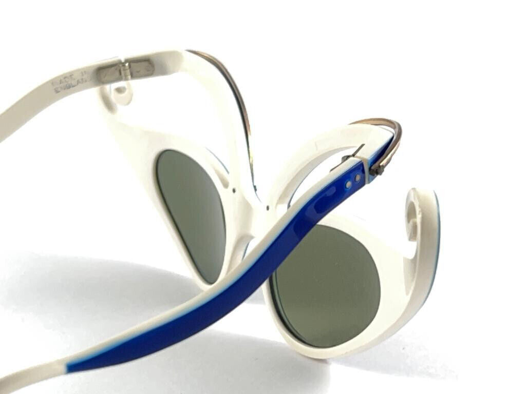 VINTAGE ICONIC  OLIVER GOLDSMITH " THE MARTIAN " HANDMADE 1959 SUNGLASSES