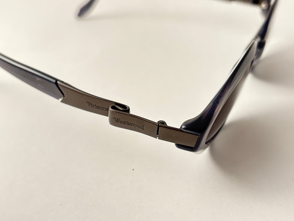 NEW VINTAGE VIVIENNE WESTWOOD " PICADILLY " CAT EYE SPACE GREY  SUNGLASSES