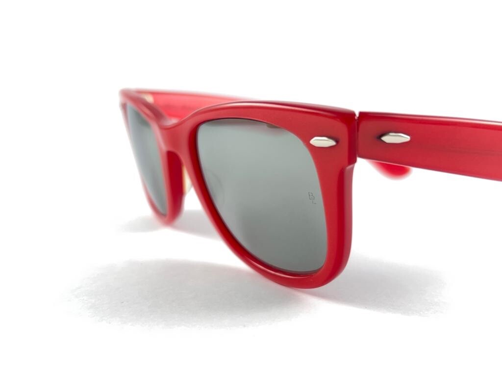 VINTAGE RAY BAN WAYFARER ORIGINAL RED CANDY MEDIUM MIRRORED LENSES B&L USA