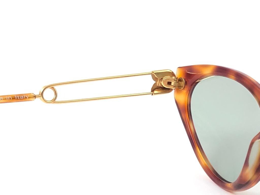 NEW VINTAGE MOSCHINO CAT EYE TORTOISE MEDIUM M03 CAT EYE SUNGLASSES ITALY