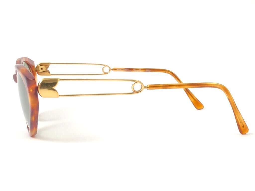 NEW VINTAGE MOSCHINO CAT EYE TORTOISE MEDIUM M03 CAT EYE SUNGLASSES ITALY