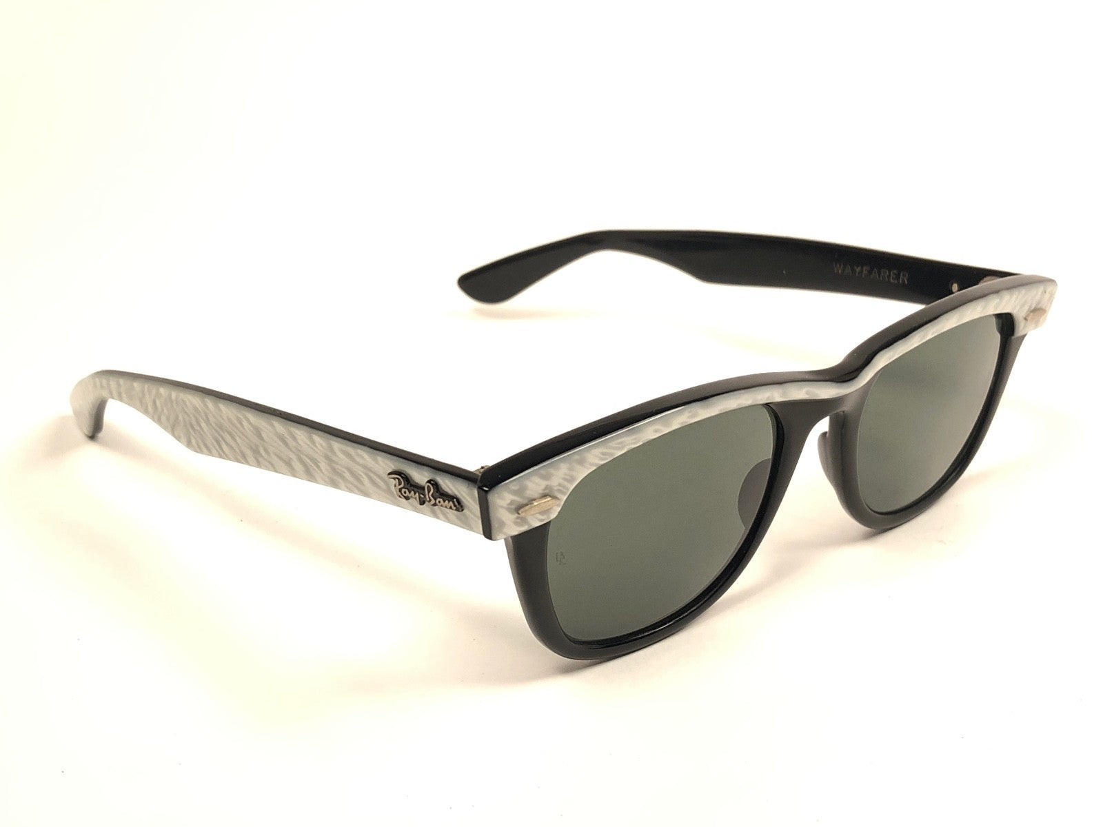 VINTAGE RAY BAN WAYFARER PEARL WHITE BLACK KID SMALL GREY LENS BL US SUNGLASSES
