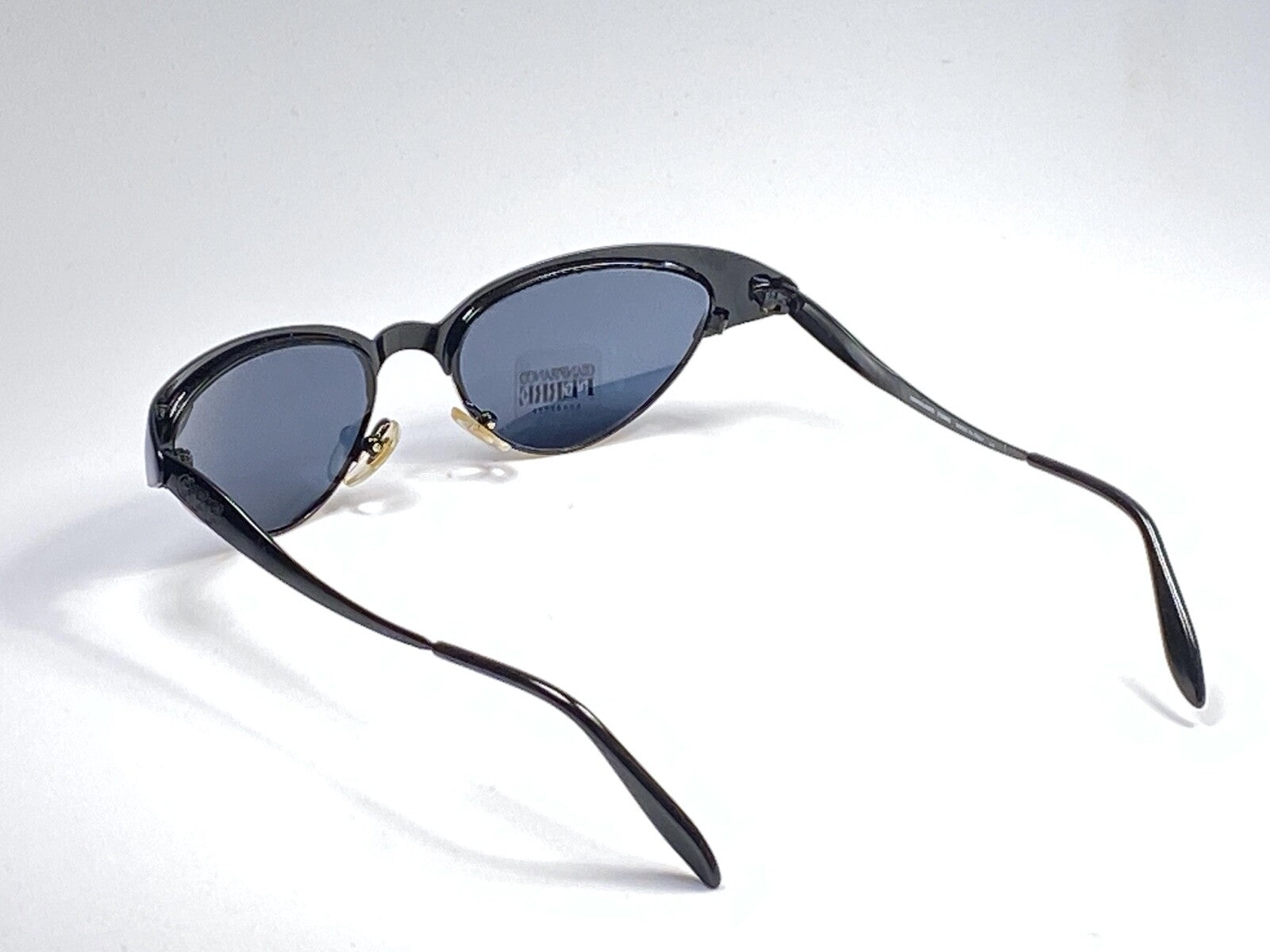 VINTAGE GIANFRANCO FERRE GFF 367S CAT EYE BLACK GOLD MADE IN ITALY SUNGLASSES
