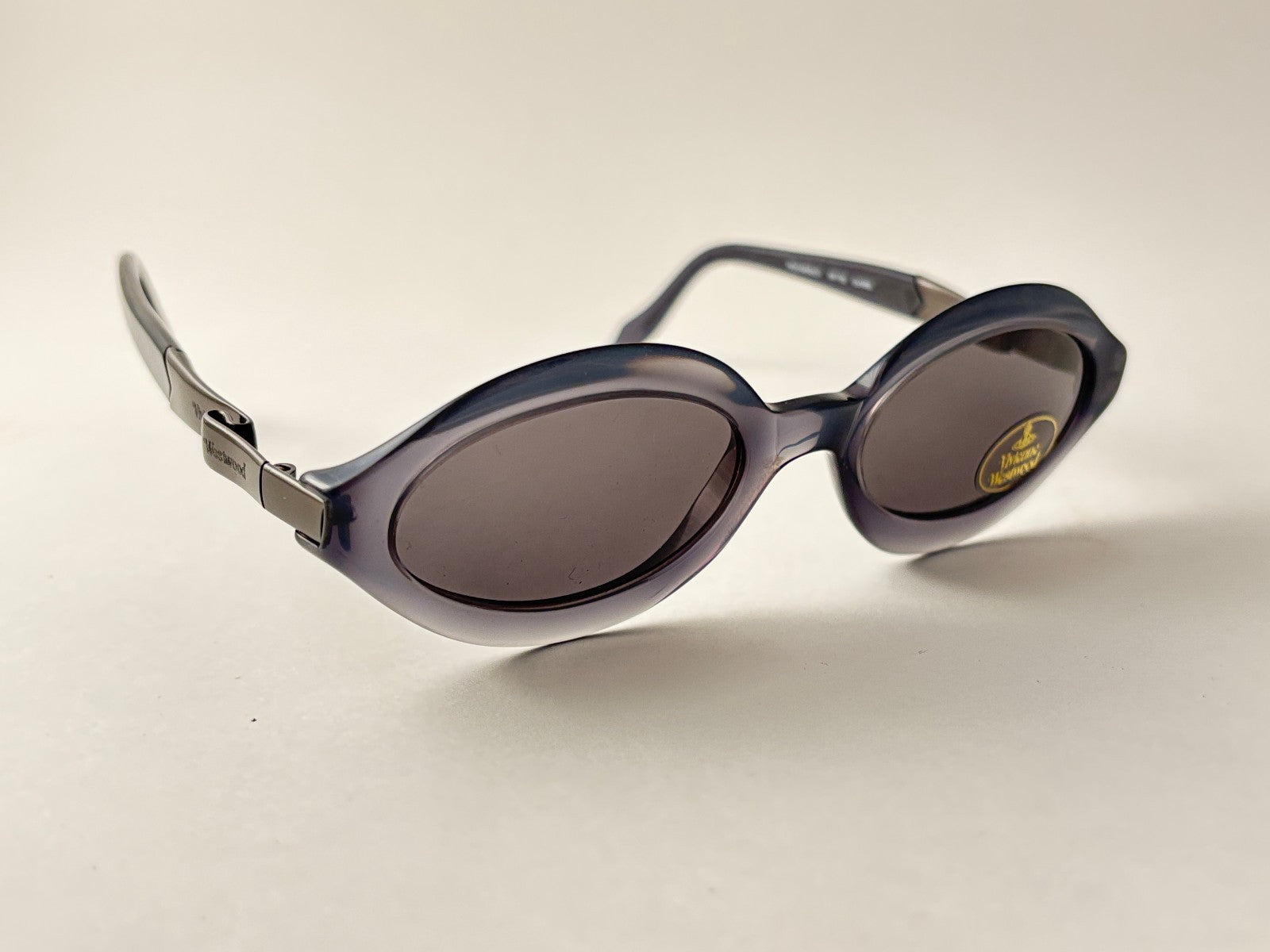 NEW VINTAGE VIVIENNE WESTWOOD " PICADILLY " CAT EYE SPACE GREY  SUNGLASSES