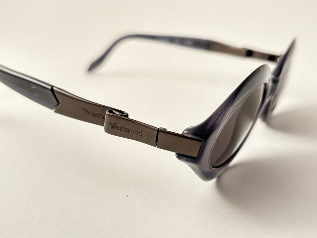 NEW VINTAGE VIVIENNE WESTWOOD " PICADILLY " CAT EYE SPACE GREY  SUNGLASSES