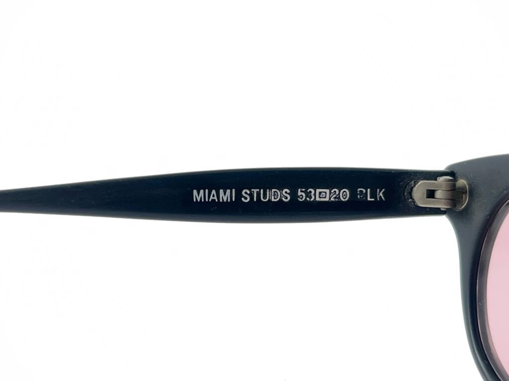 NEW VINTAGE ANGLO AMERICAN MIAMI STUDS CAT EYE BLACK MATE SUNGLASSES 80S ENGLAND