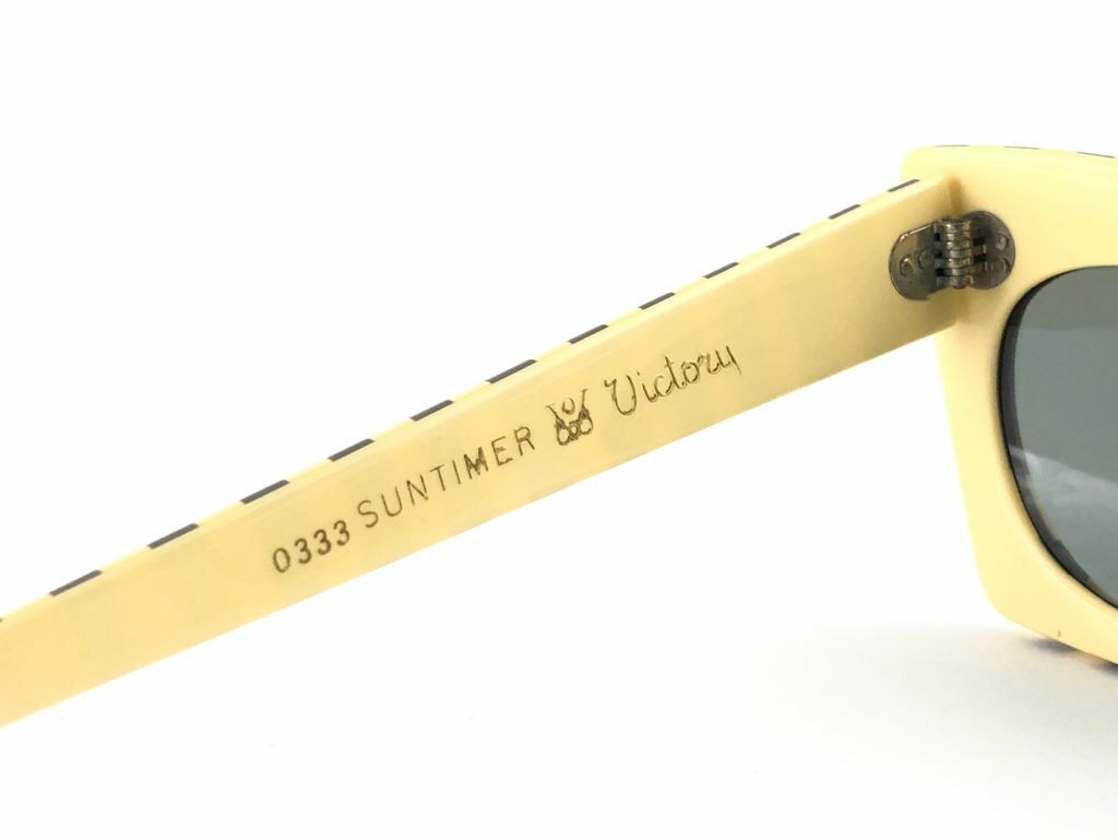 VINTAGE SUNTIMER VICTORY MID CENTURY CAT EYE 1960'S SUNGLASSES FRANCE